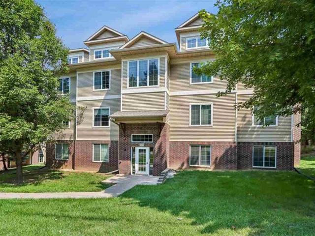 Condo for sale in Iowa City, Iowa