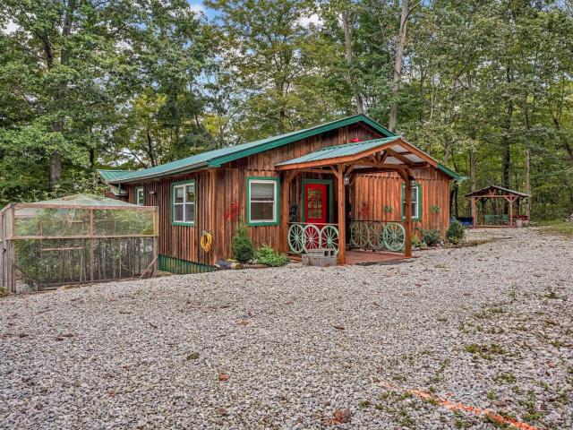 House for sale in Shoals, Martin County