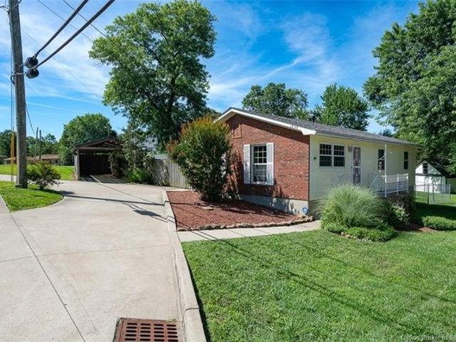 House for sale in New Albany, Indiana