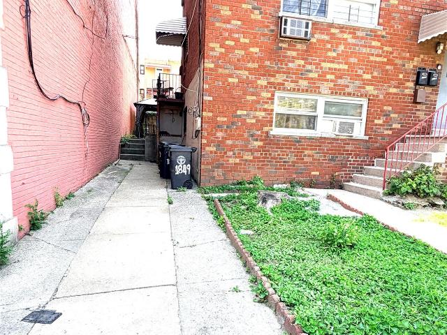 House for sale in Van Nest, New York