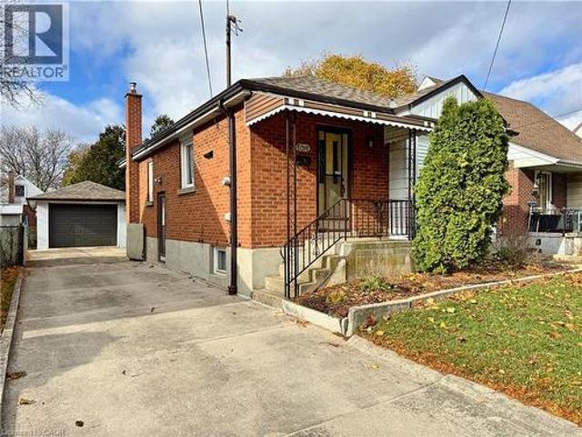 House for sale in Raleigh, Hamilton