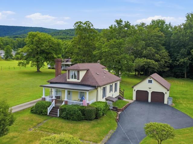 House for sale in Farmington, Pennsylvania