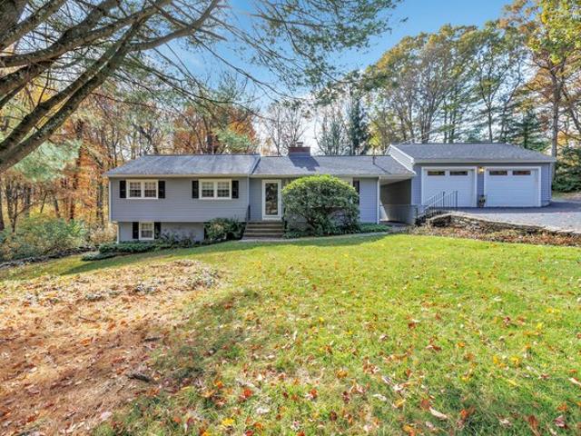 House for sale in Trumbull, Connecticut