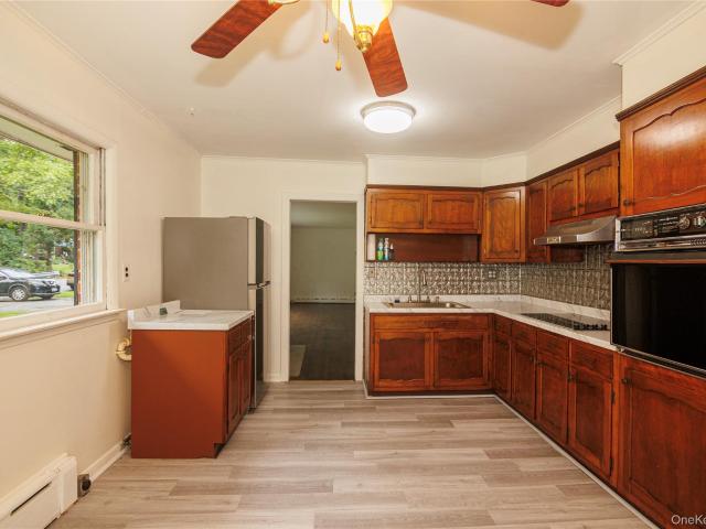 House for sale in Baldwin Place, New York