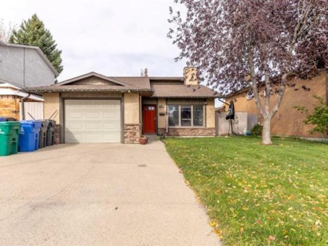 House for sale in Indian Battle Heights, Lethbridge