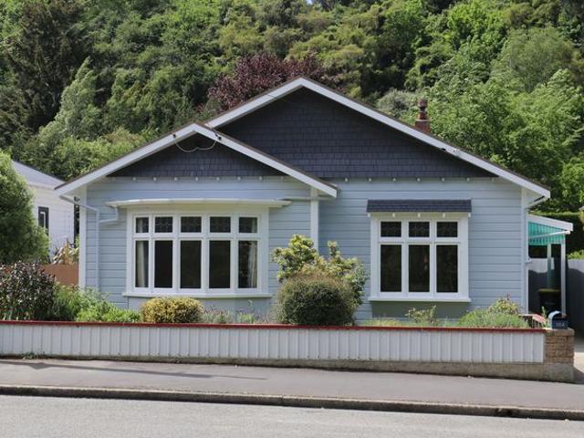 House for rent in Otakou