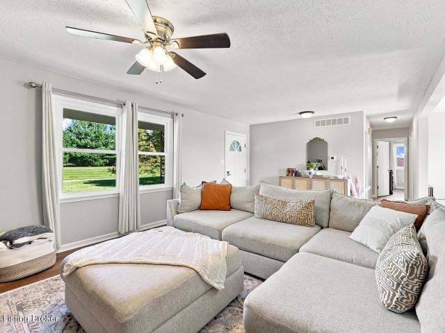 House for sale in Clay Village, Shelbyville