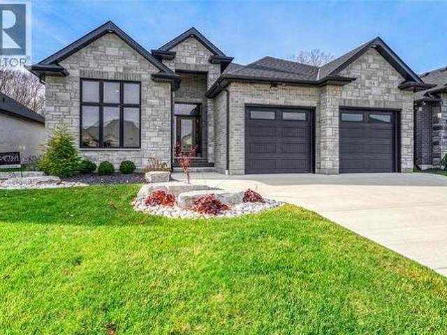 House for sale in Brights Grove, Ontario