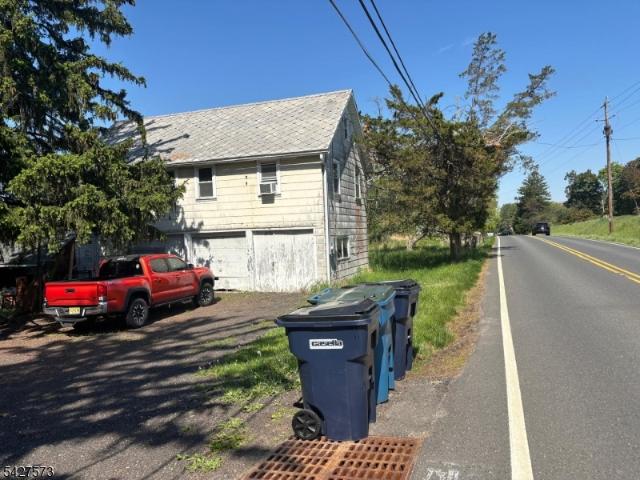 House for sale in Neshanic Station, New Jersey