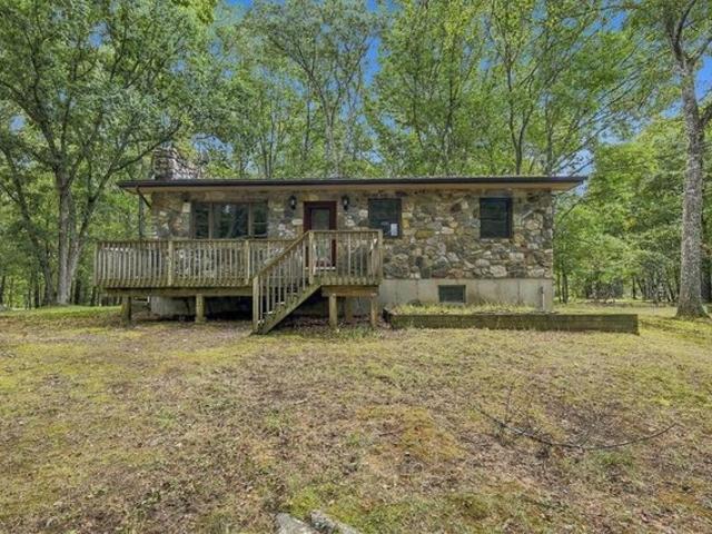 House for sale in Lehman, Lehman Township
