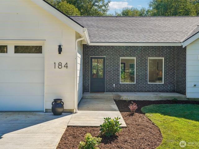 House for sale in Castle Rock, Cowlitz County