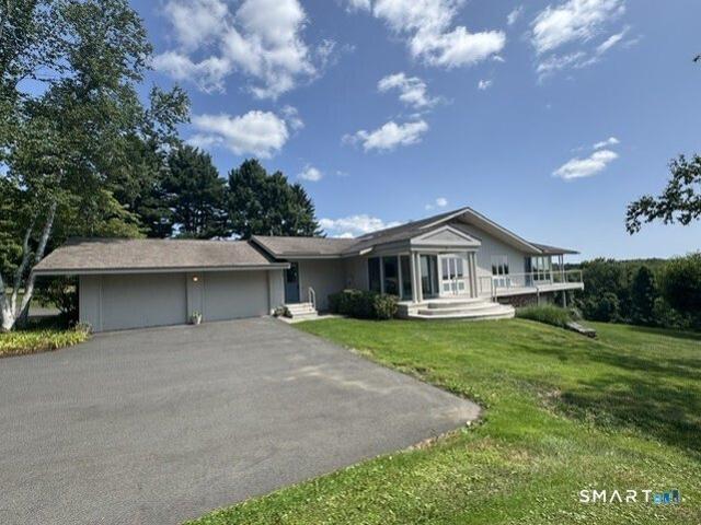 House for sale in Simsbury, Connecticut