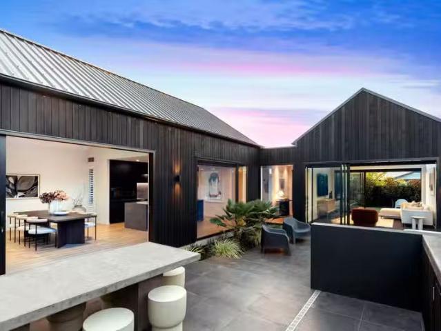House for sale in Saint Albans, Canterbury