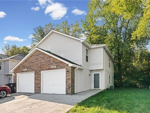 Townhouse for sale in Independence, Jackson County