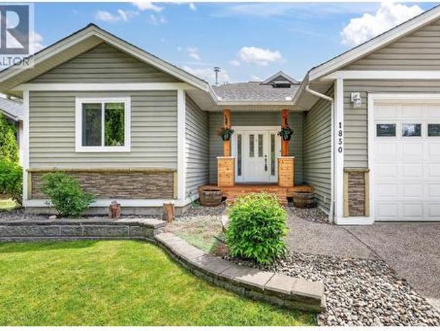 House for sale in Salmon Arm, British Columbia