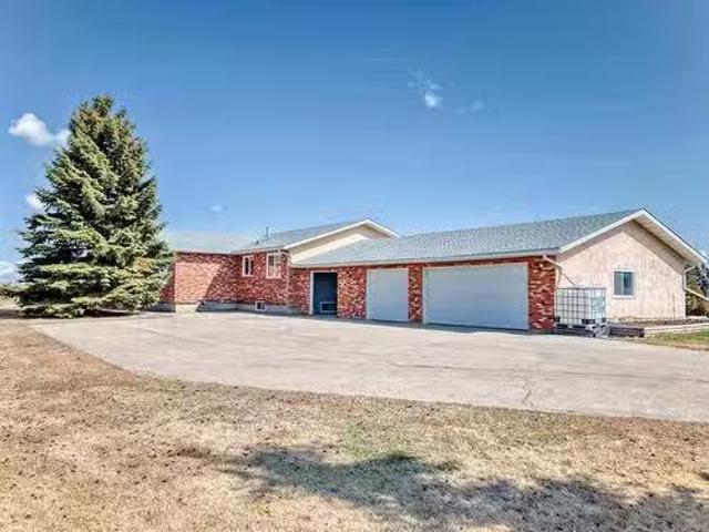 House for sale in Wedgewood, Alberta