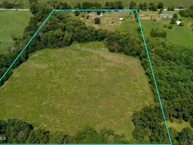 House for sale in Sturgeon, Missouri
