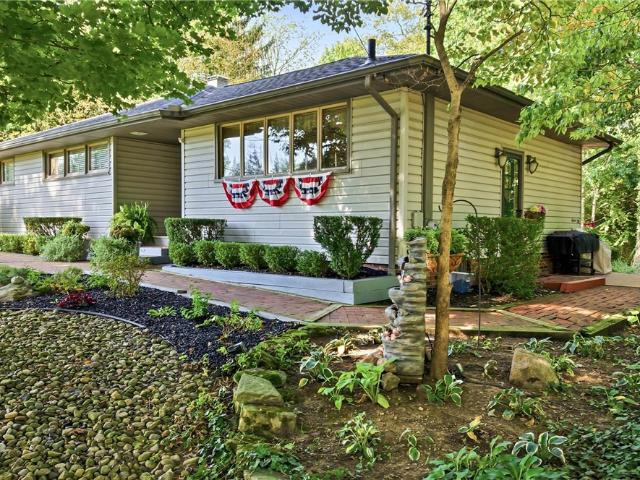 House for sale in Garden District, Youngstown