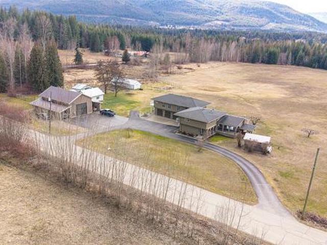 House for sale in Salmon Arm, British Columbia