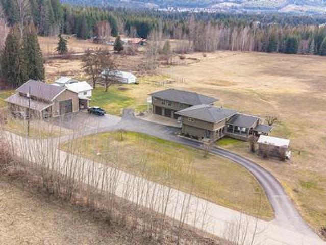 House for sale in Salmon Arm, British Columbia