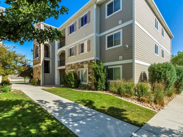 Condo for sale in Saratoga Springs, Utah