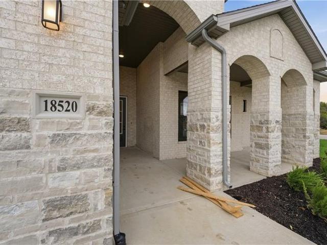 House for sale in Spring Hill, Johnson County