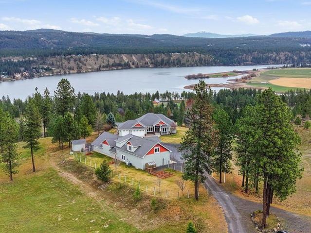 House for sale in Nine Mile Falls, Washington