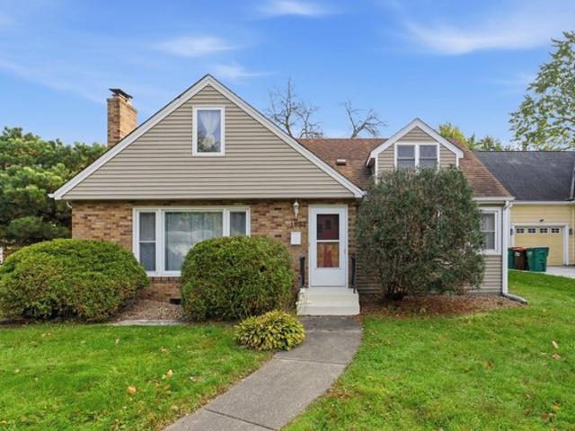 House for sale in Northeast Quadrant, Falcon Heights