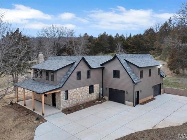 House for sale in Pacific, Missouri