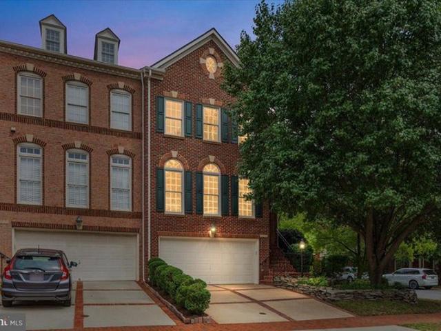 Townhouse for sale in Virginia
