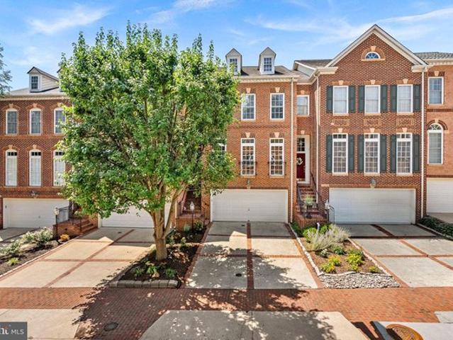 Townhouse for sale in River Creek, Leesburg