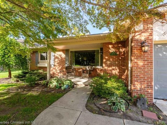 House for sale in Kingsbury Heights, Livonia