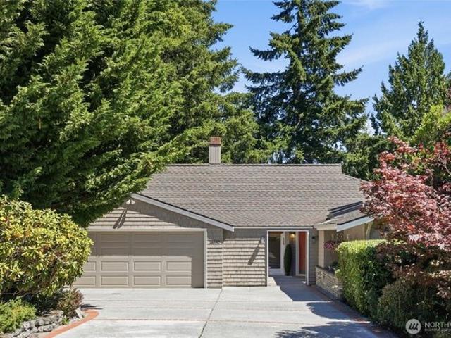 House for sale in Kenmore, King County