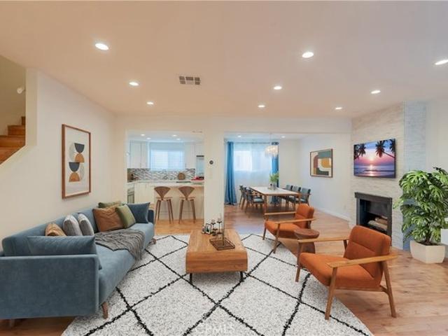 Townhouse for sale in Tarzana Neighborhood Council District, Canoga Park