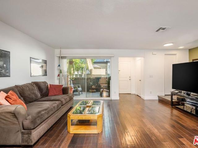 Townhouse for sale in Tarzana, Tarzana Neighborhood Council District