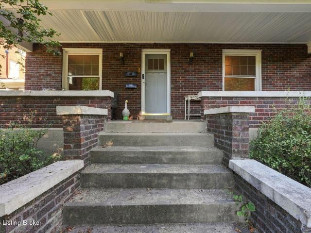 House for sale in Louisville, Jefferson County