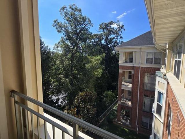 Condo for sale in Sunset Hills, Reston