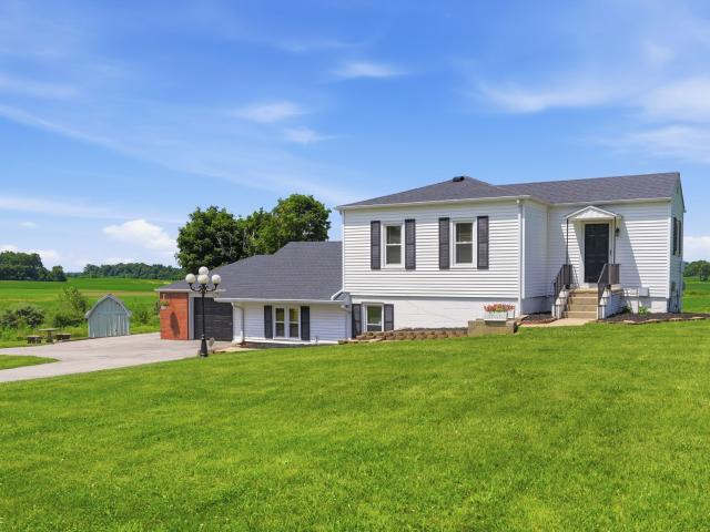 House for sale in Sulphur Springs, Indiana