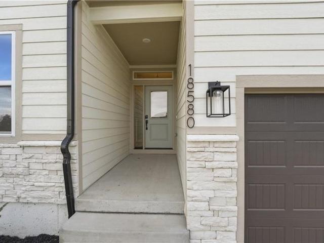 House for sale in Spring Hill, Johnson County