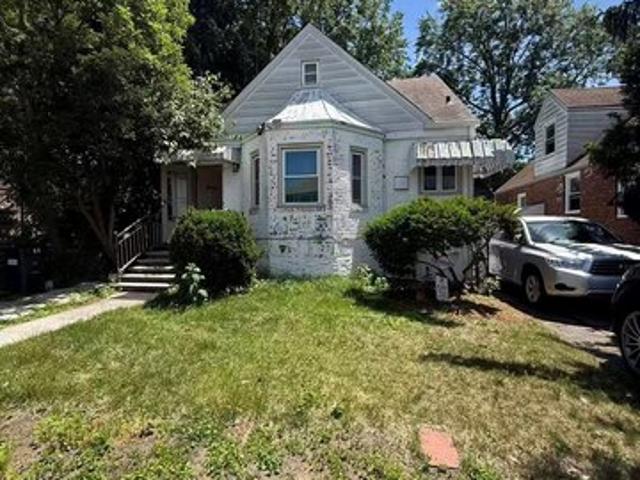 House for sale in Queens, Arverne