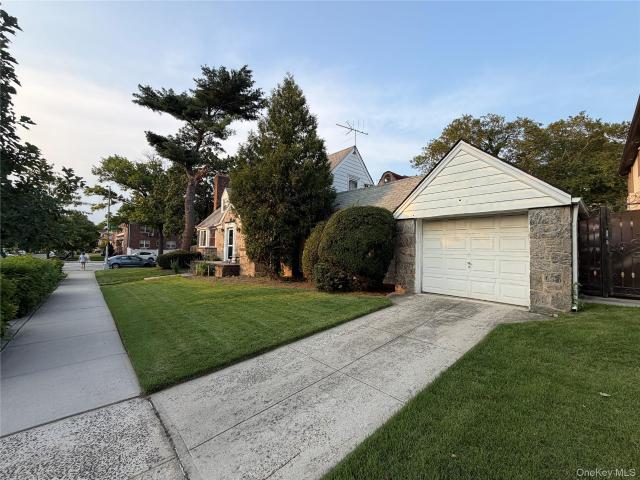 House for sale in Queens, Arverne