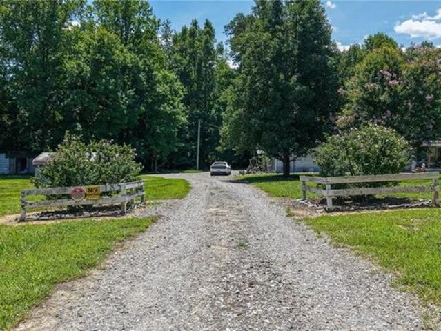 House for sale in Ronda, North Carolina