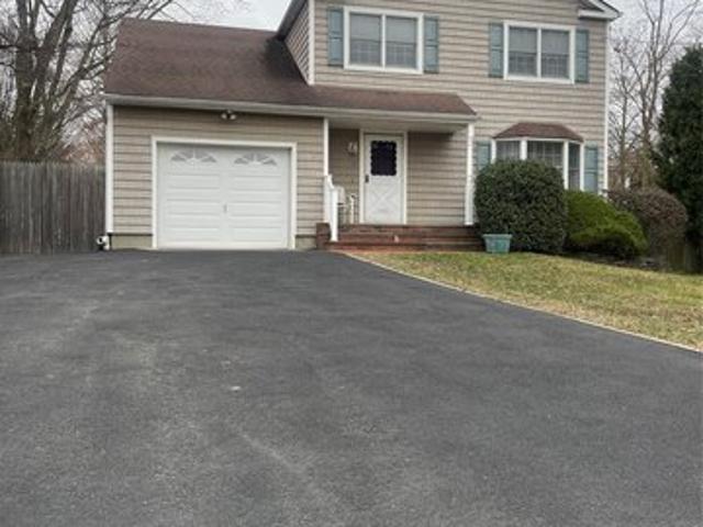 House for sale in Smithtown, New York