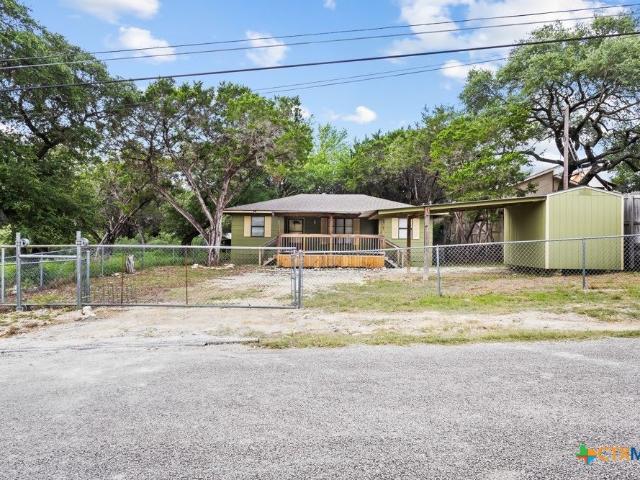 House for rent in Pipe Creek, Texas