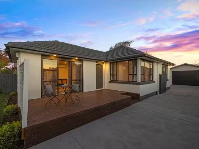 House for sale in Chaslands, Canterbury
