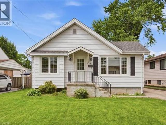 House for sale in Ancaster, Ontario