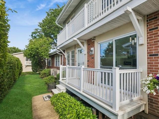 Townhouse for sale in Bloomingdale, Illinois