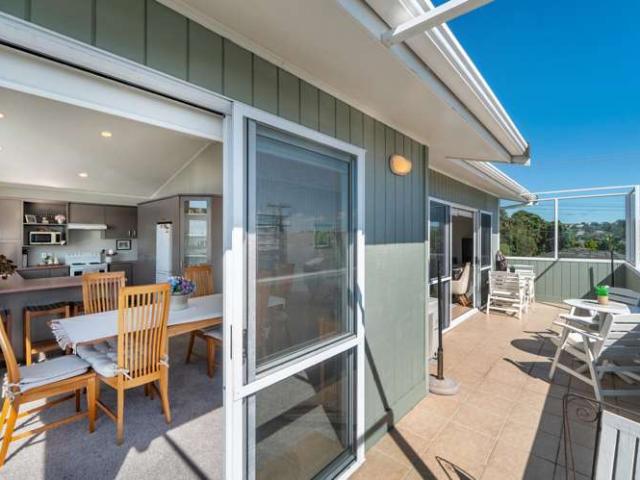 Townhouse for sale in Whangaparaoa