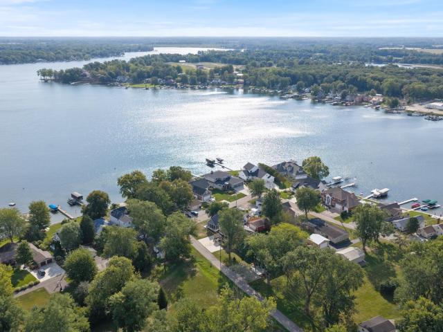 House for sale in Leesburg, Indiana