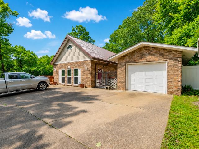 House for sale in Barry, Missouri